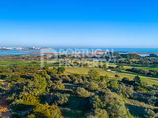 Building Plots With Breathtaking Sea Views On An Exclusive Front-Line Golf Resort