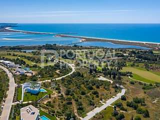 Building Plots With Breathtaking Sea Views On An Exclusive Front-Line Golf Resort