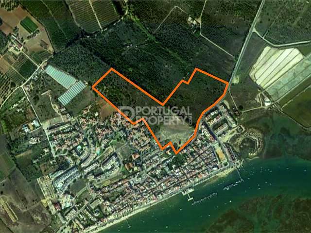 Terrain situé à Santa Luzia avec un projet approuvé