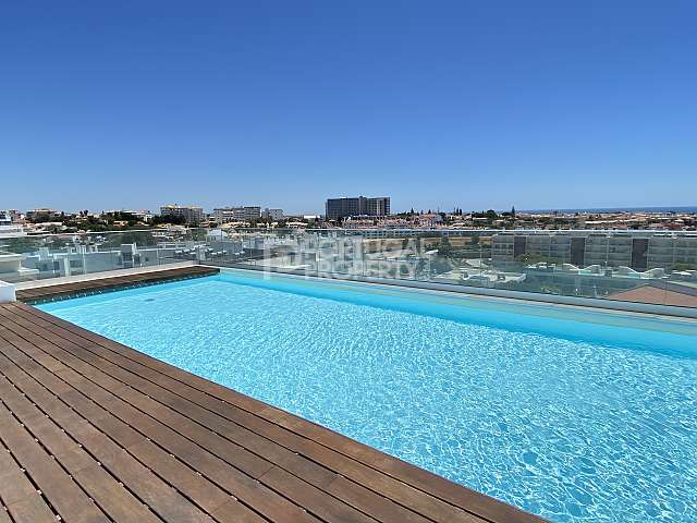 Fantastic 2 Bedroom Apartment with Rooftop Pool in Central Albufeira