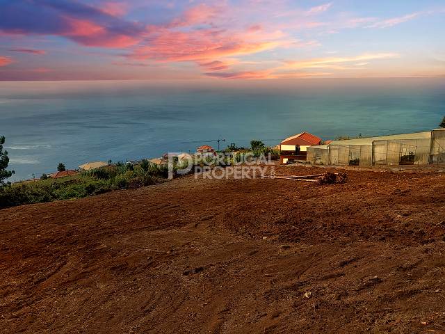 Terreno para construção de moradias, com vista mar, em Calheta, Ilha da Madeira