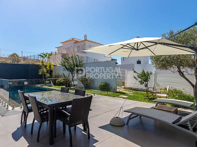 Spectacular Modern Style Villa Located In Quinta Do Sobral