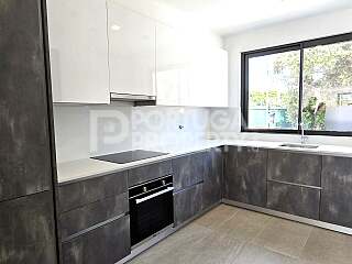 Excellent Quality Linked Villas With Sea Views