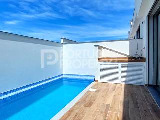 Excellent Quality Linked Villas With Sea Views