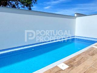 Excellent Quality Linked Villas With Sea Views