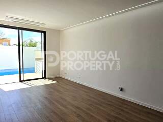 Excellent Quality Linked Villas With Sea Views