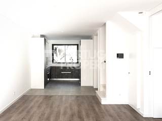 Excellent Quality Linked Villas With Sea Views