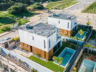 Brand-New Modern 3 Bed Villa With Pool And Jacuzzi