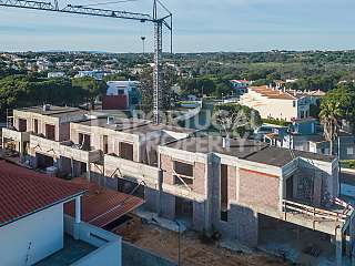 3-Bed Villa With Private Garden And Pool In Olhos De Água, Albufeira