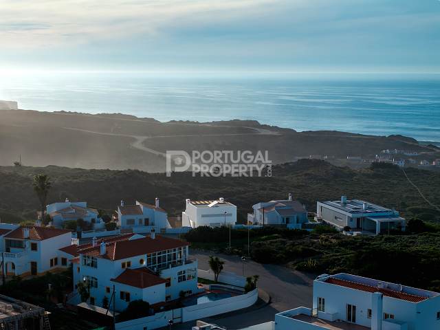 Villa de luxe avec vue sur l’océan et surplombant la plage de Monte Clerigo