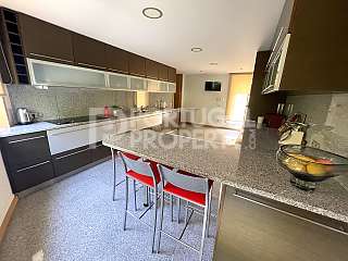 Extraordinary Villa In Aveiro