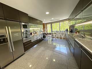 Extraordinary Villa In Aveiro