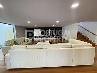 Extraordinary Villa In Aveiro