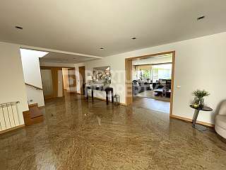 Extraordinary Villa In Aveiro