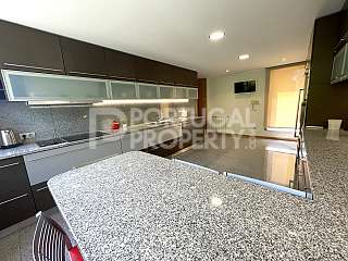 Extraordinary Villa In Aveiro