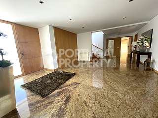 Extraordinary Villa In Aveiro