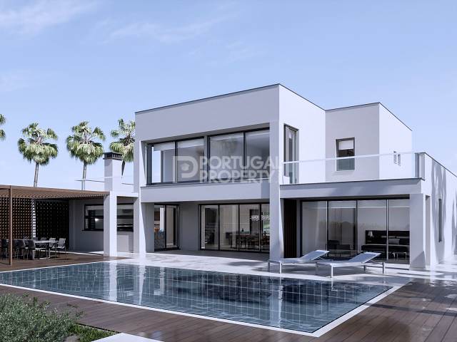 Contemporary 4-Bed Villa With Pool In An Exclusive Location