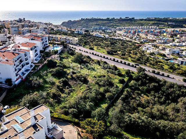 Unveiling an Exceptional Opportunity: Prime Plot in Albufeira - Ideal for Your Vision!