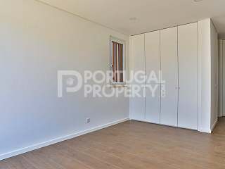 Amazing Villa in São Martinho do Porto with sea views