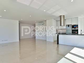 Amazing Villa in São Martinho do Porto with sea views