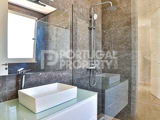 Amazing Villa in São Martinho do Porto with sea views