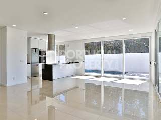 Amazing Villa in São Martinho do Porto with sea views