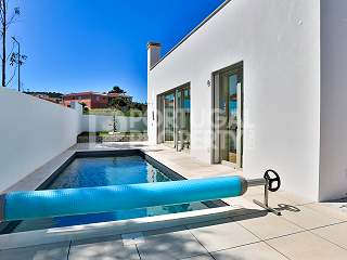 Amazing Villa in São Martinho do Porto with sea views