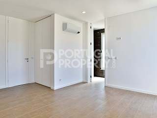 Amazing Villa in São Martinho do Porto with sea views