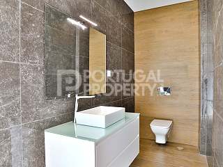 Amazing Villa in São Martinho do Porto with sea views