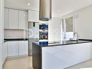 Amazing Villa in São Martinho do Porto with sea views