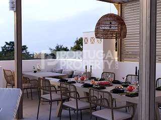 Elegant Three Bedroom Apartments Near The Beach