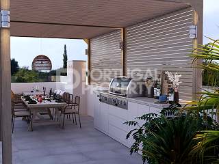 Elegant Three Bedroom Apartments Near The Beach