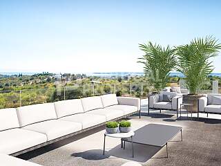 The Golden Retreat: A Contemporary Luxury Haven