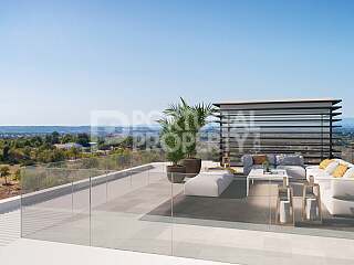 The Golden Retreat: A Contemporary Luxury Haven