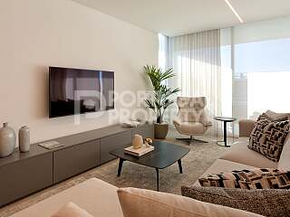 The Golden Retreat: A Contemporary Luxury Haven