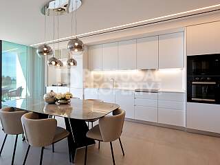 The Golden Retreat: A Contemporary Luxury Haven