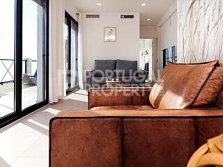 A Luxurious Rentable Penthouse With Sea Views At The Very Heart Of Faro