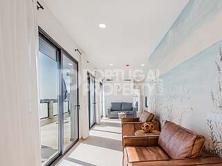 A Luxurious Rentable Penthouse With Sea Views At The Very Heart Of Faro