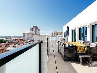 A Luxurious Rentable Penthouse With Sea Views At The Very Heart Of Faro