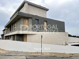 Luxury Semi-Detached Villa With Ocean Views In Vila Nova De Gaia