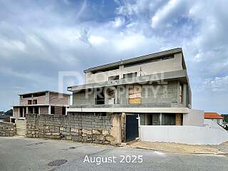 Luxury Semi-Detached Villa With Ocean Views In Vila Nova De Gaia