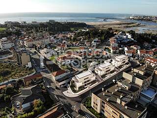 Luxury Semi-Detached Villa With Ocean Views In Vila Nova De Gaia