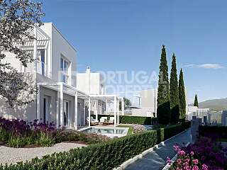 Semi-detached T2+1 villa with private pool in Popular Golf Resort
