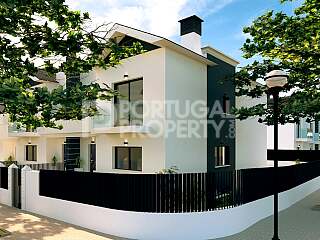 T4 Single-Family Homes In São Pedro Do Estoril