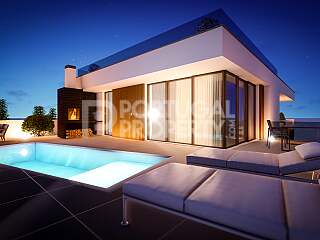 Elegant Two-Storey Villa With Terrace And Garage On The Silver Coast