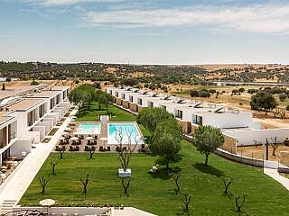 阿连特茹别墅带游泳池和度假村特权