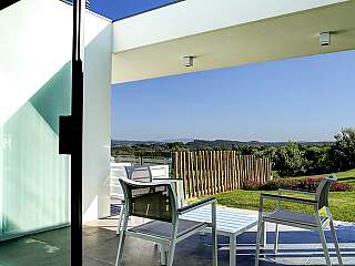 位于守护高尔夫球场的舒适住宅