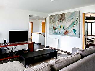 位于守护高尔夫球场的舒适住宅