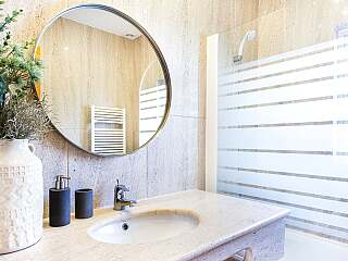 瓦勒杜卢博安静住宅,地中海风情