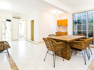 瓦勒杜卢博安静住宅,地中海风情